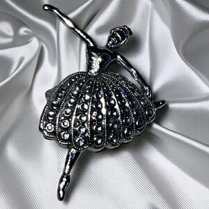 Ballerina Brooch Vintage Silver Tone Dance Pin      1 5/8"
